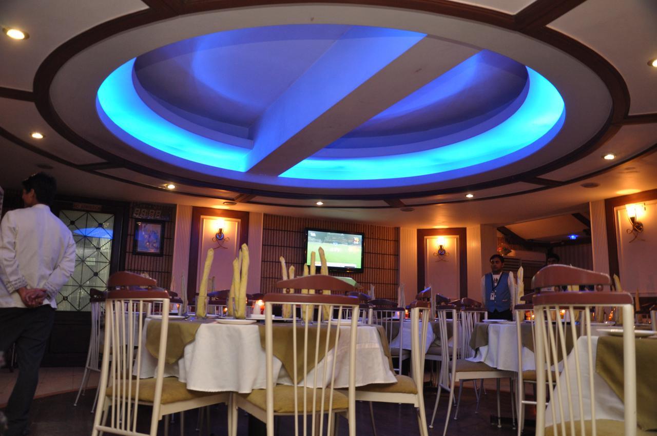 Hotel Sovereign Daman Esterno foto