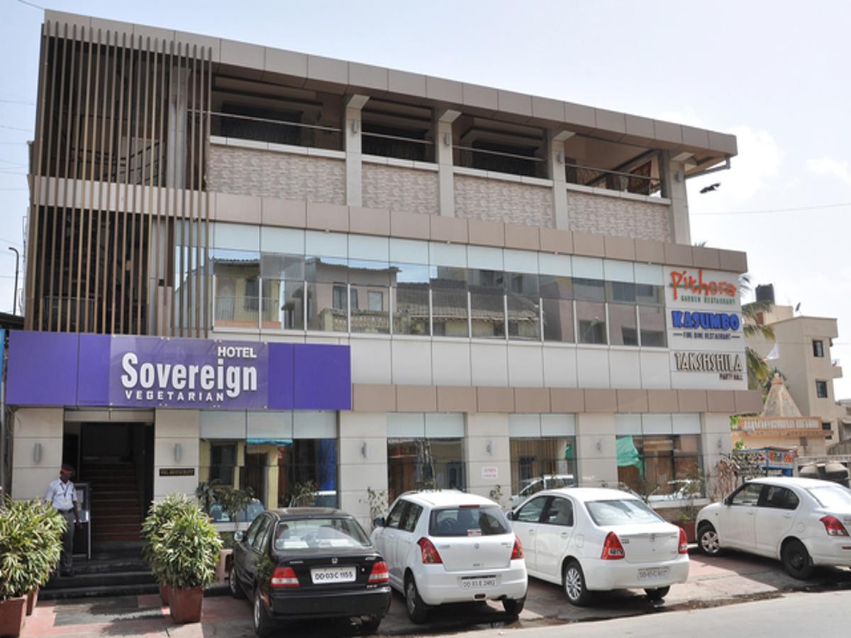 Hotel Sovereign Daman Esterno foto