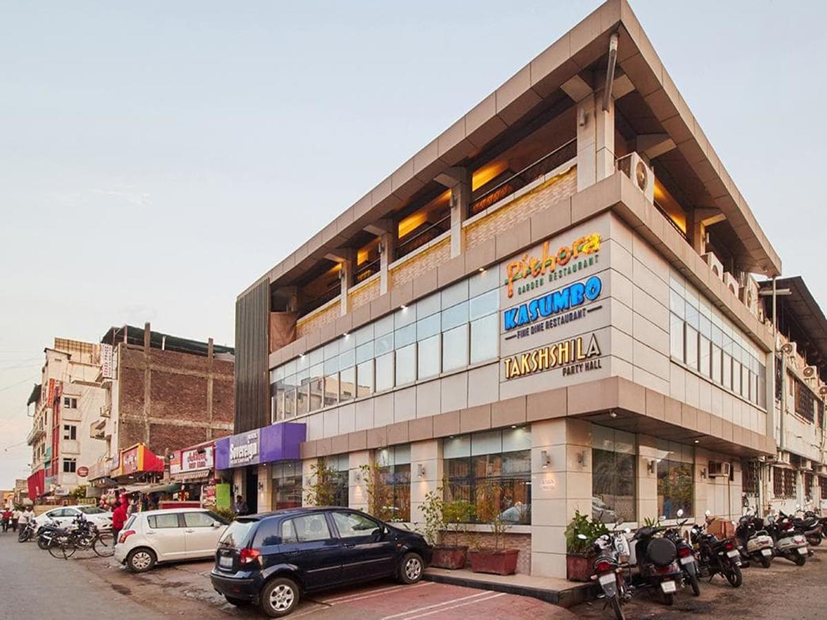 Hotel Sovereign Daman Esterno foto